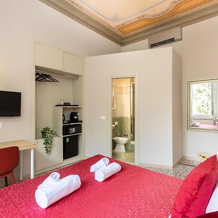 Iron Cityaus Termini Rome Exterior photo