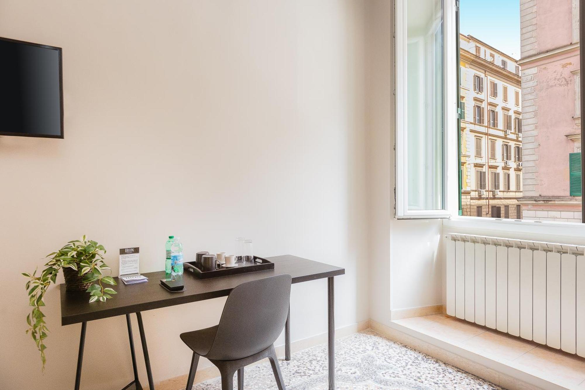 Iron Cityaus Termini Rome Exterior photo